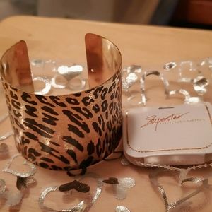 π» Metal Cuff Bracelet